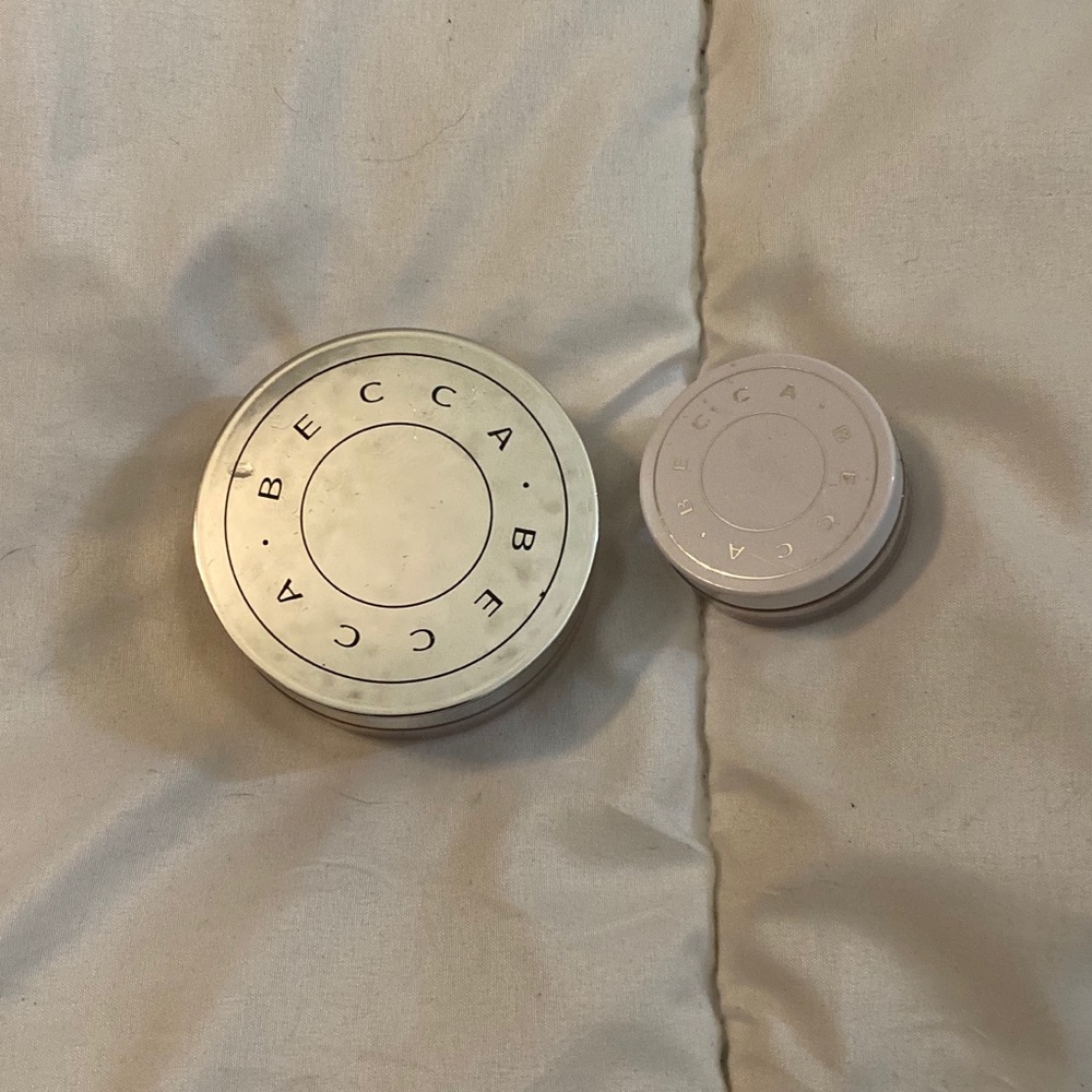 Becca hydrating setting powder